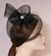 Load image into Gallery viewer, Horsehair Crinoline Fascinator with Vintage Inspired Brooch