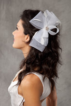 Load image into Gallery viewer, Horsehair/ Crinoline Wedding Bridal Fascinator headpiece
