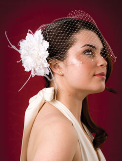 Basic Bandeau Birdcage with Pearls with Flower Loaded with Ostrich Flyaway's