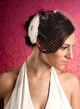 Load image into Gallery viewer, Pearl Bandeau Birdcage Veils with Circular Feather Fascinator and Vintage Style Broche Center