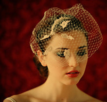 Load image into Gallery viewer, Fly Away Veil with Venice Lace and Pearls.