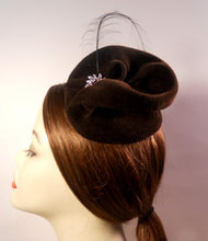 Load image into Gallery viewer, Velour Freeform Swirl Fascinator with Vintage Inspired Brooch and Feather