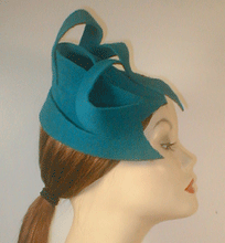 Load image into Gallery viewer, Velour Freeform Fascinator.