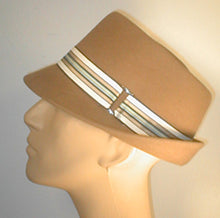 Load image into Gallery viewer, Fur Felt Tear Drop Fedora with Stripped Band and Silver Buckle